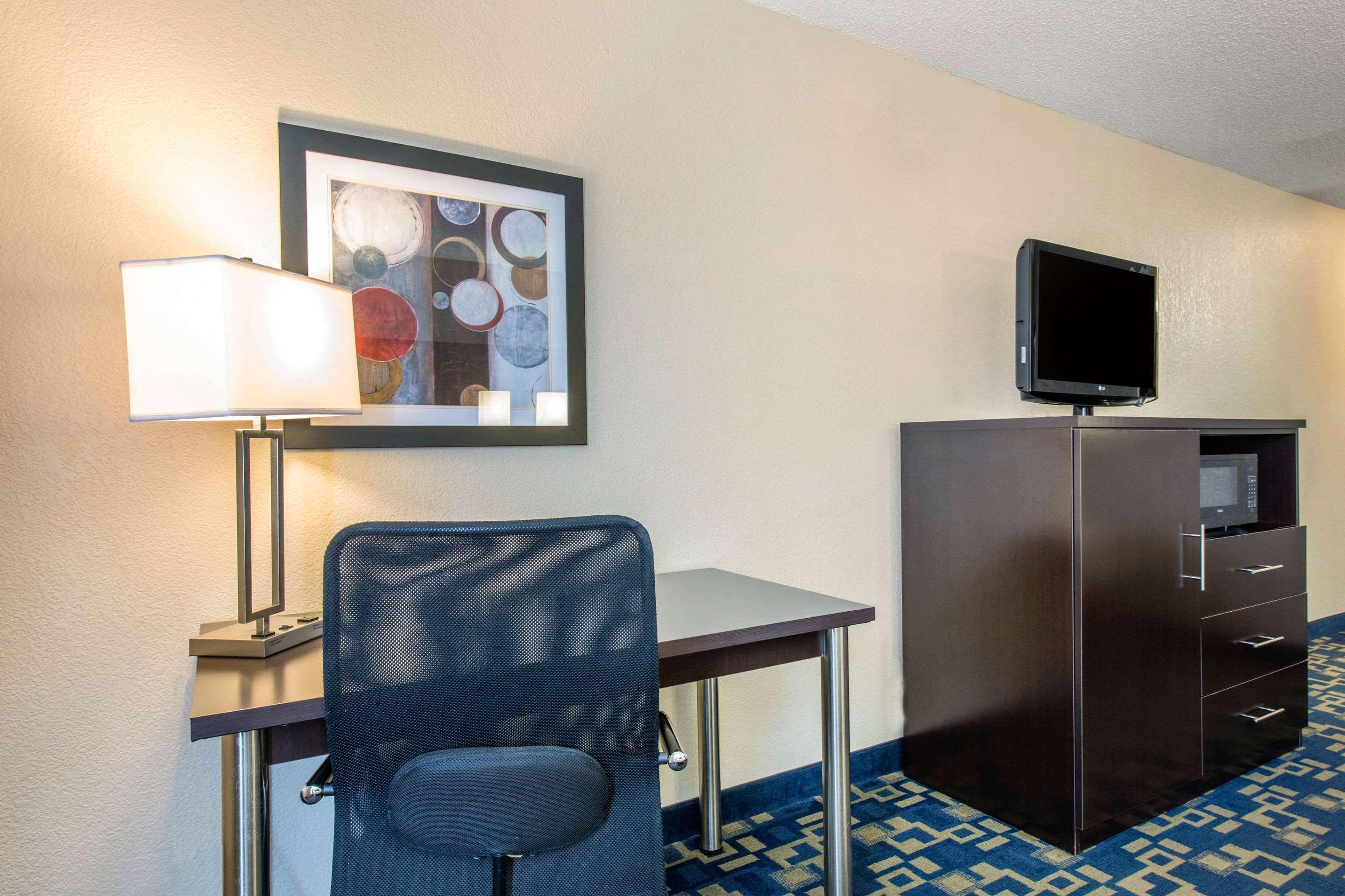 Comfort Inn & Suites Near Universal Orlando Resort-Convention Ctr מראה חיצוני תמונה