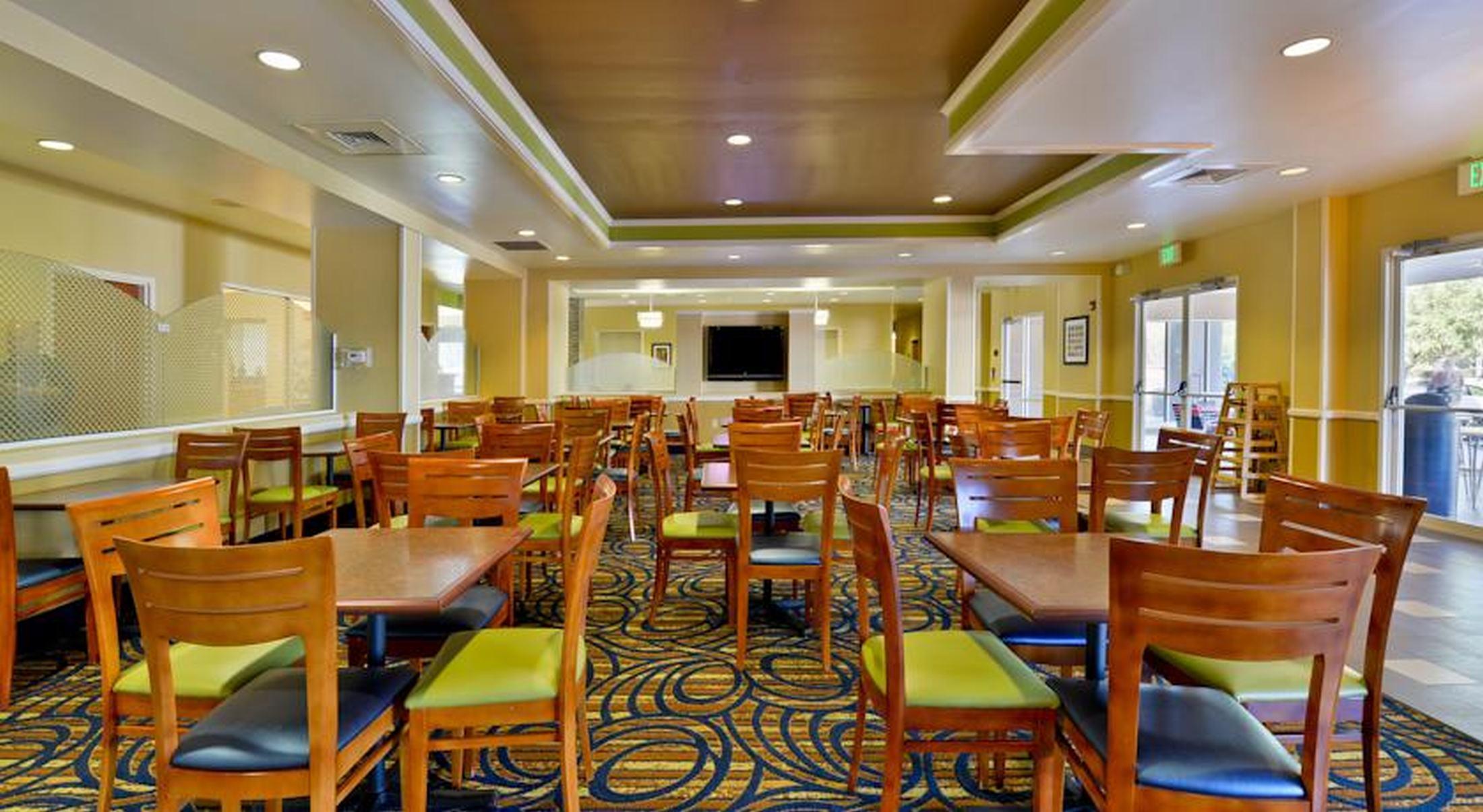 Comfort Inn & Suites Near Universal Orlando Resort-Convention Ctr מראה חיצוני תמונה