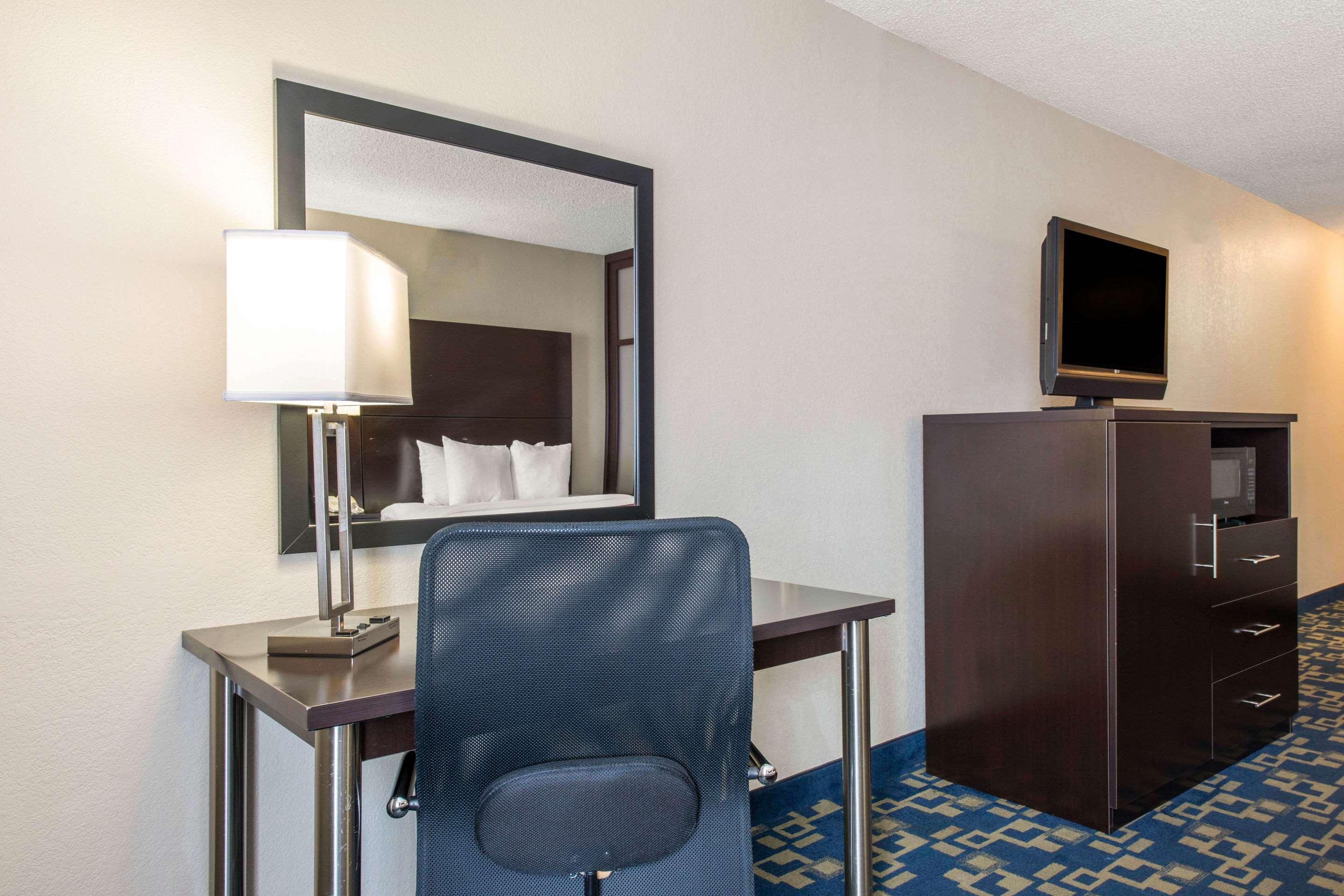 Comfort Inn & Suites Near Universal Orlando Resort-Convention Ctr מראה חיצוני תמונה